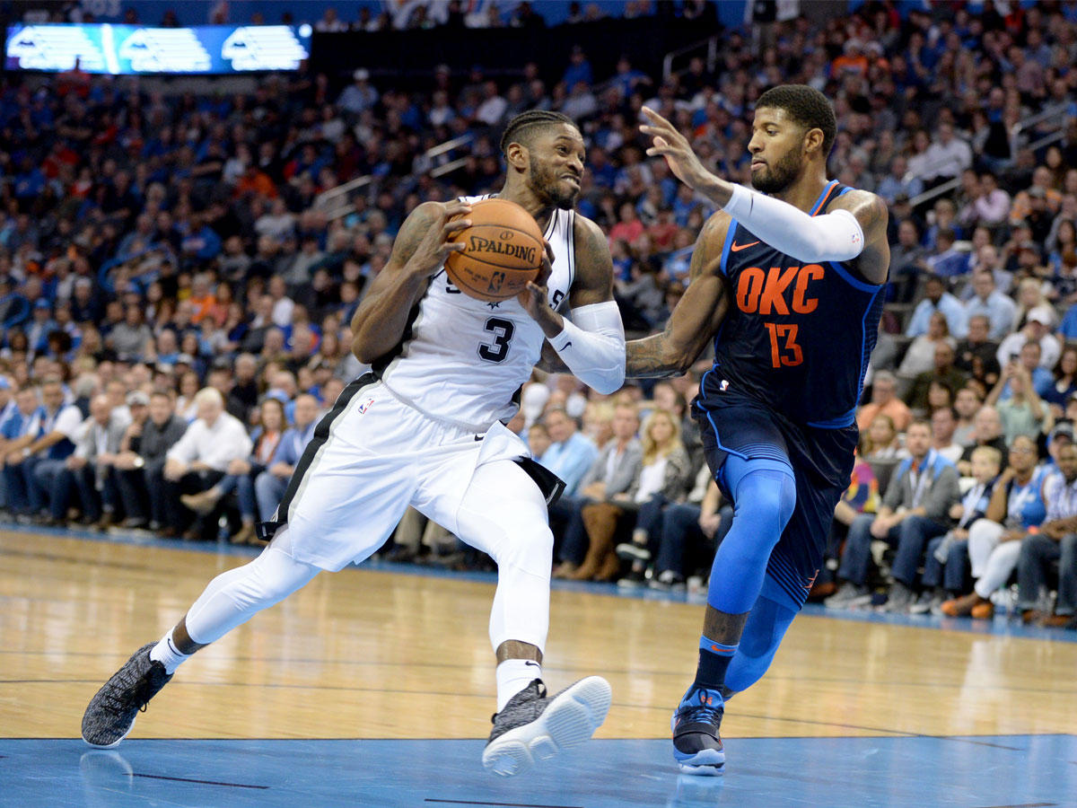 جانب من لقاء سان أنتونيو وأوكلاهوما