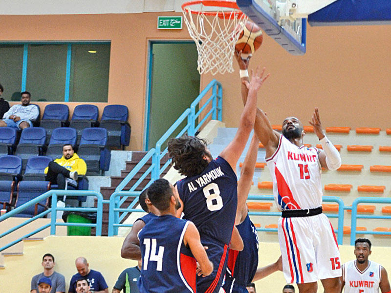 جانب من مباراة الكويت واليرموك