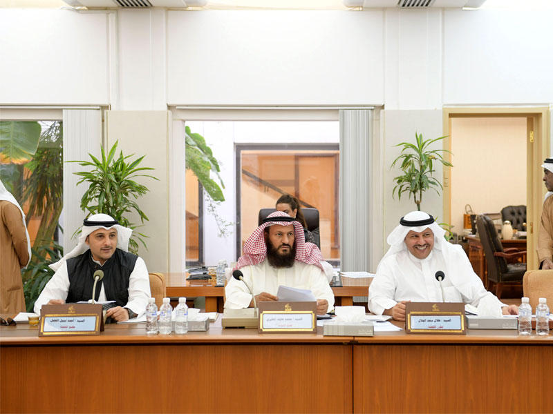 لجنة الشؤون التشريعية والقانونية