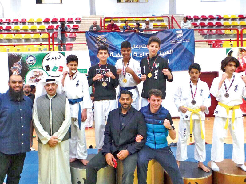 اللاعبون المتأهلون على منصة التتويج