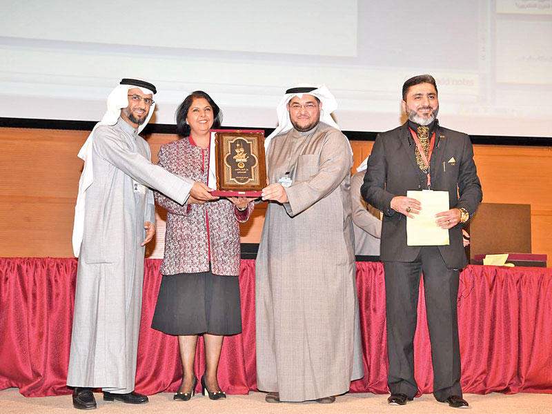 العميري والحجرف والكندري يكرمون هدى المضف