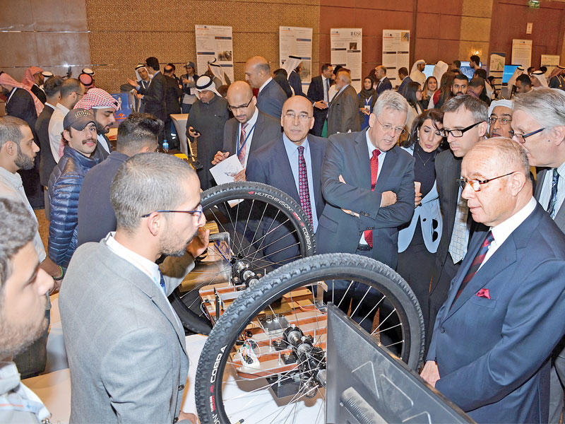 جانب من الجولة في المعرض