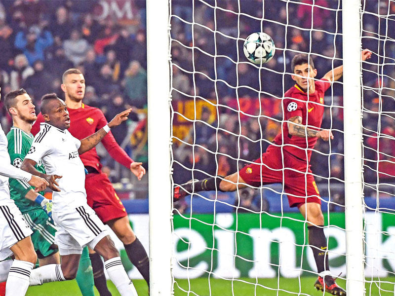 بيروتي نجم روما يحرز هدفه في مرمى كارباكا