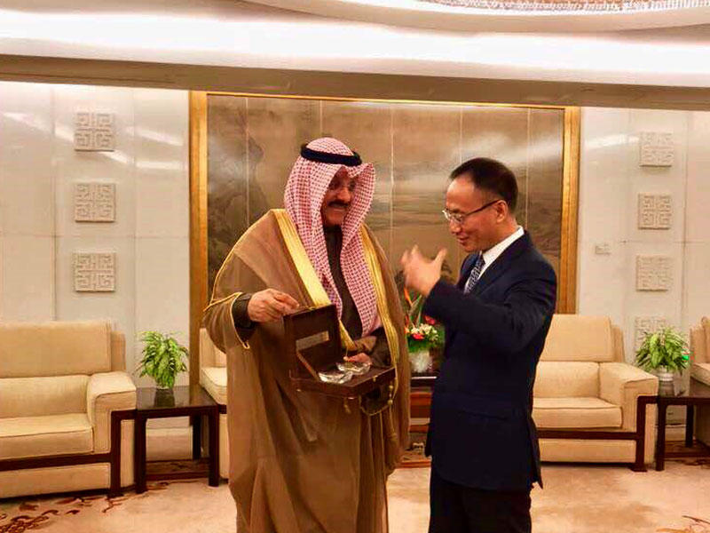 سفير دولة الكويت لدى الصين سميح حيات خلال لقائه نائب وزير الخارجية الصيني تشينغ شاندونغ