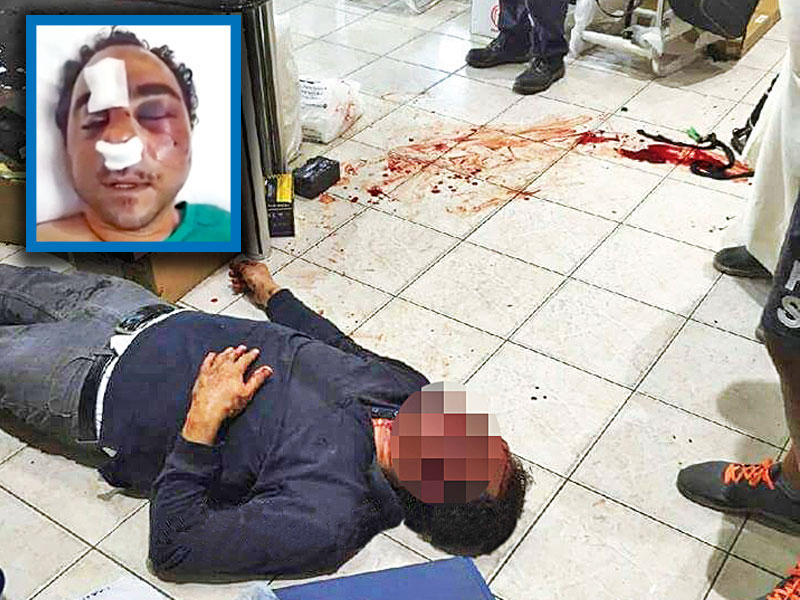 الوافد المصري بعد الاعتداء عليه وفي الإطار صورته أثناء تلقيه العلاج بالمستشفى