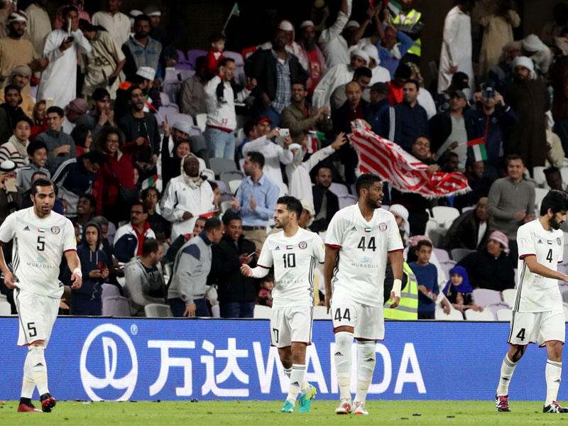 فرحة لاعبي نادي الجزيرة بعد إحراز الهدف