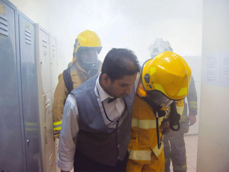 إنقاذ آحد المصابين