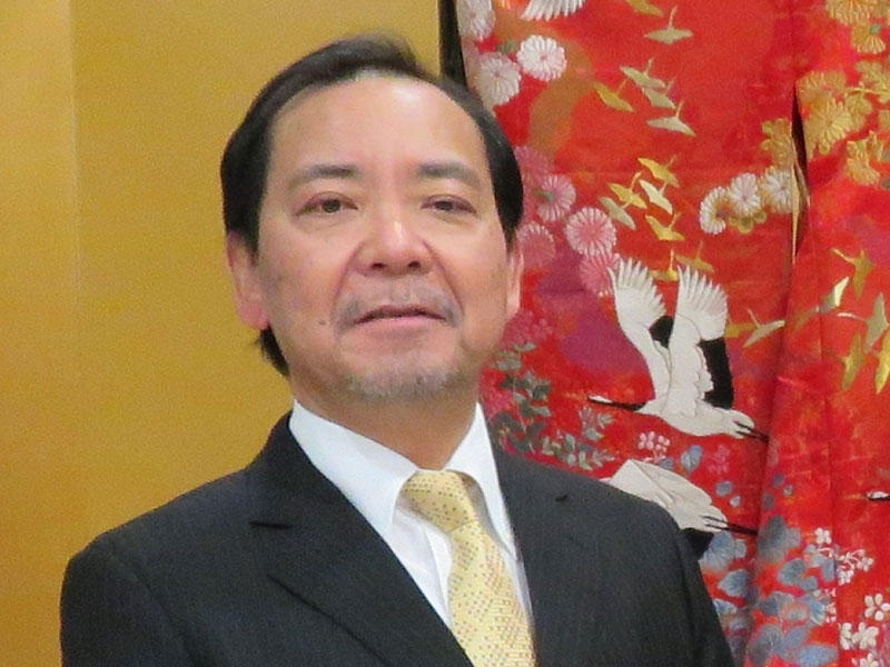 السفير الياباني لدى الكويت تاكاشي اشيكي 