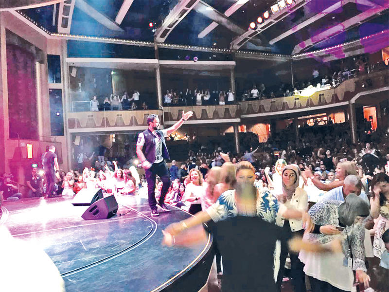 نادر الأتات