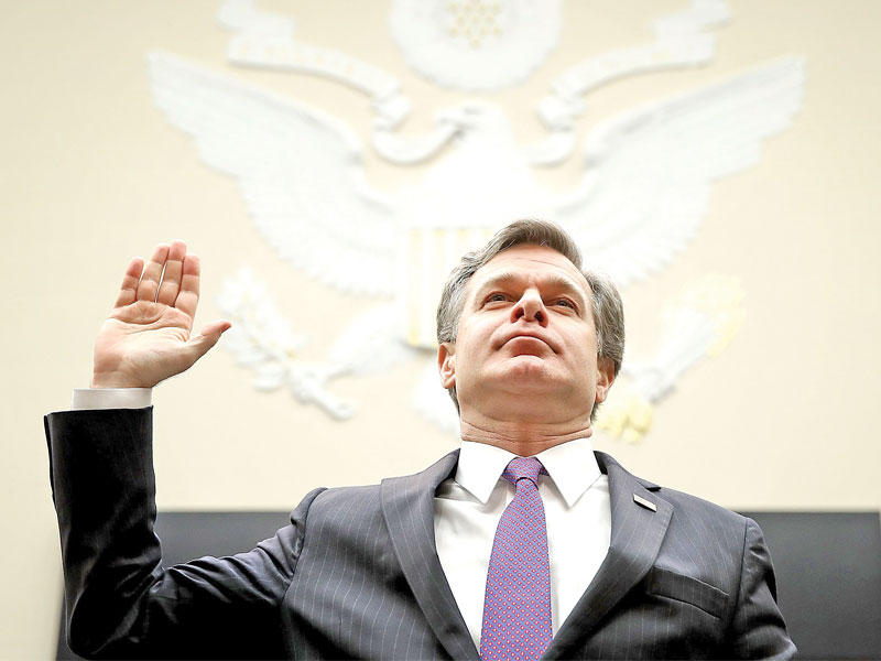 راي يؤدي القسم قبل شهادته أمام اللجنة القضائية في واشنطن أمس الأول (أ ف ب)n