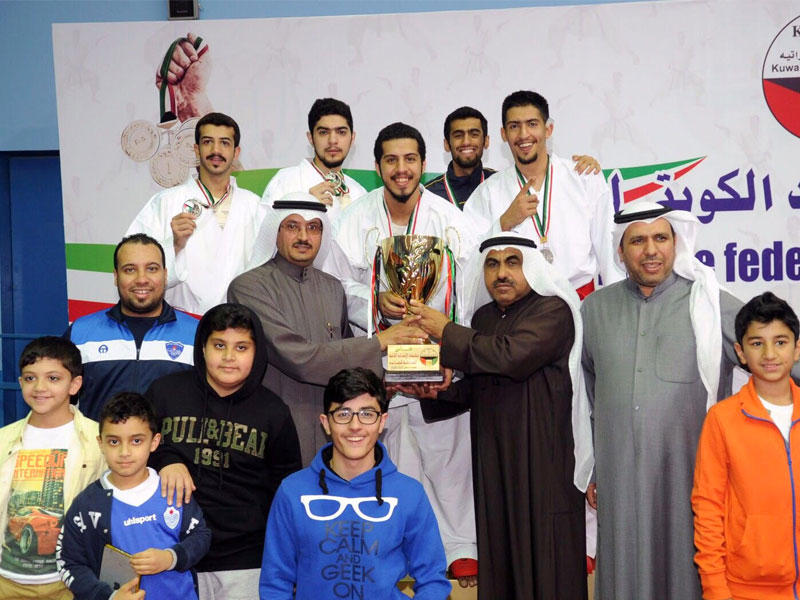 الفضلي يتوج فريق الشباب بالكأس