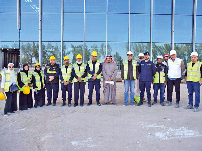 العجمي مع قيادات المشروع