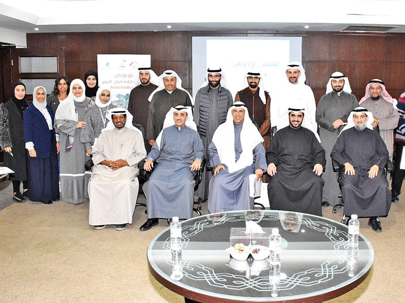 قيادات بوبيان والهيئة مع الوفد المسافر