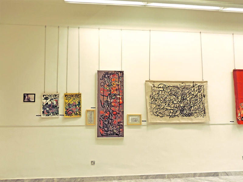 من الأعمال المعروضة