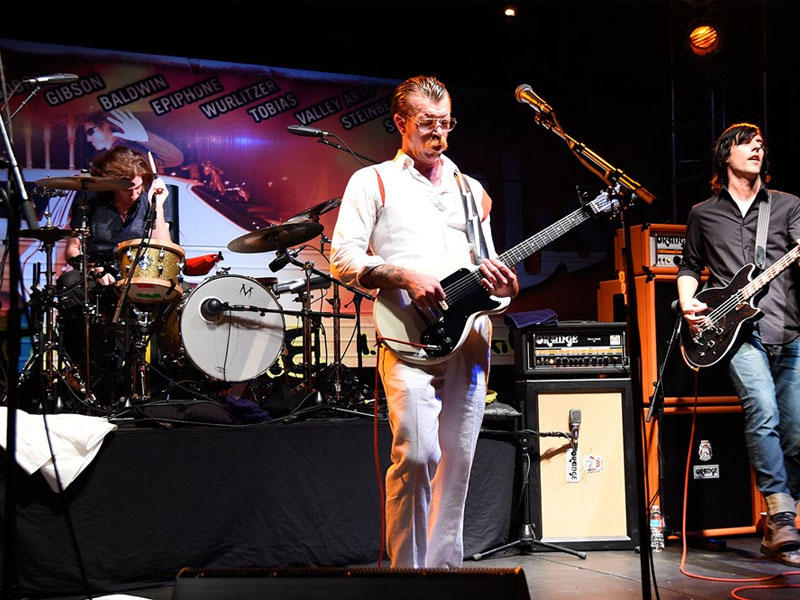 كريستوفر فون ديلن وفرقته شيلر