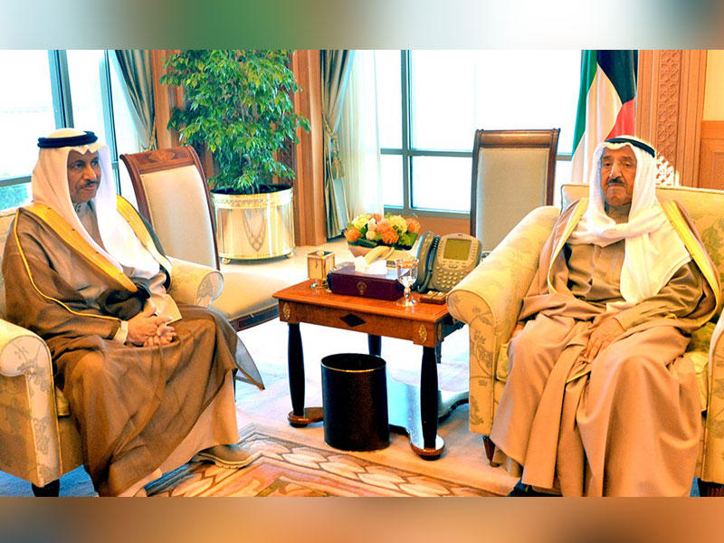 الأمير مستقبلاً المبارك قبيل صدور مرسوم تشكيل الحكومة الجديدة أمس