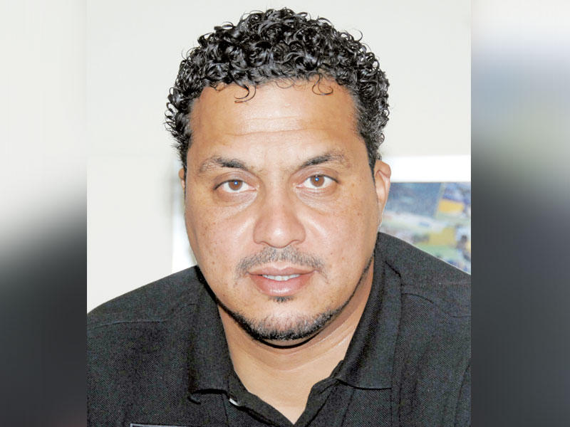 عبدالعزيز حمادة