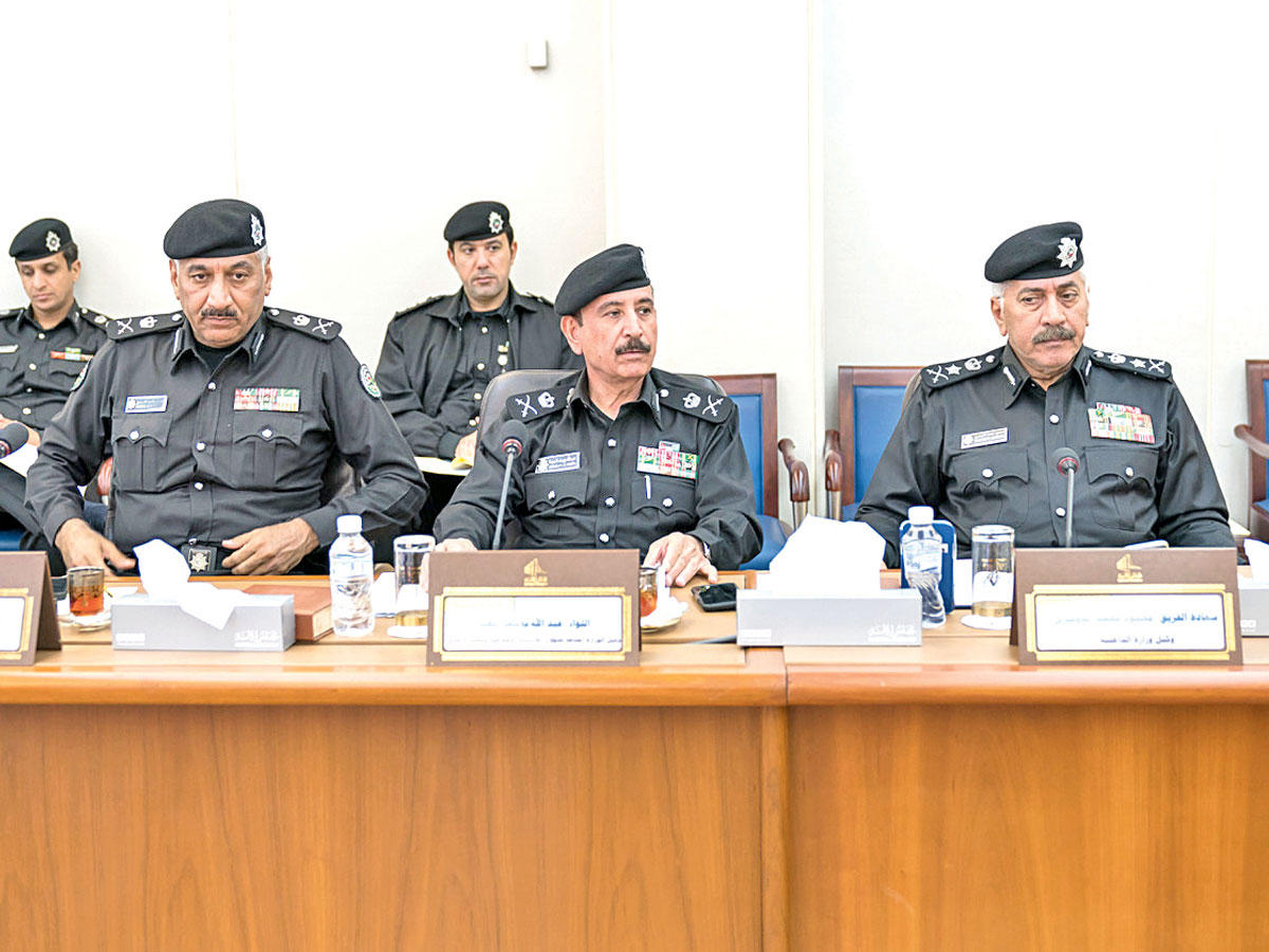 قيادات المرور في اجتماع «الميزانيات» أمس