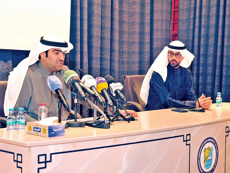 الروضان وعمار تقي خلال الحلقة الحوارية