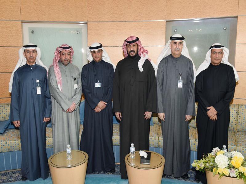 الرشيدي مستقبلاً المهنئين