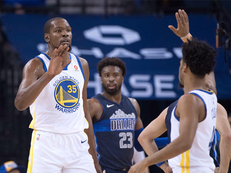 جانب من لقاء غولدن ستايت ودالاس مافريكس