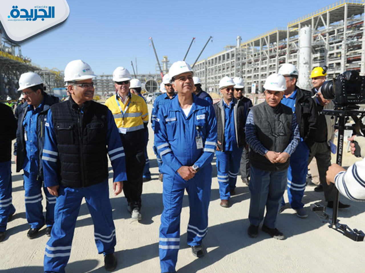  الرئيس التنفيذي للبترولية المتكاملة هاشم سيد هاشم متوسطا العوضي و بحمرة