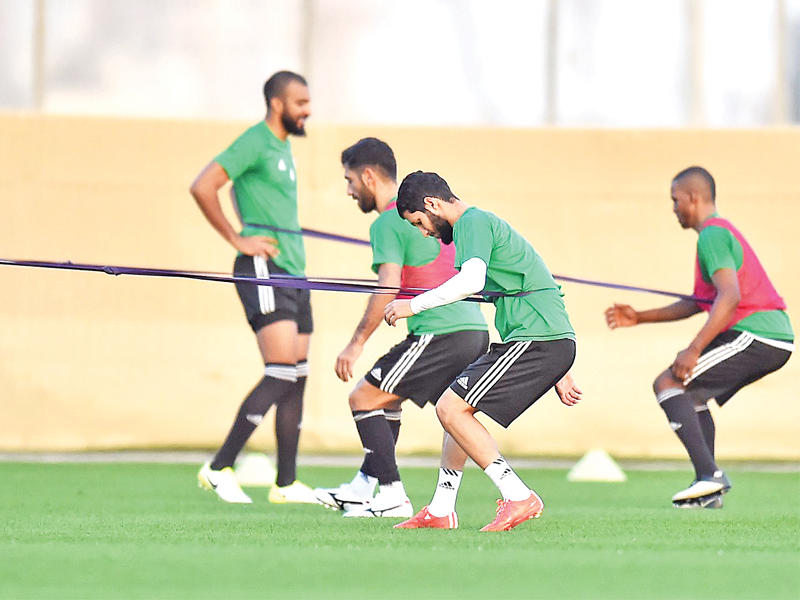 جانب من تدريبات المنتخب الإماراتيn