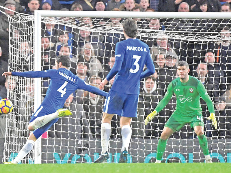 فابريغاس نجم تشلسي في محاولة أمام مرمى ساوثهامبتون