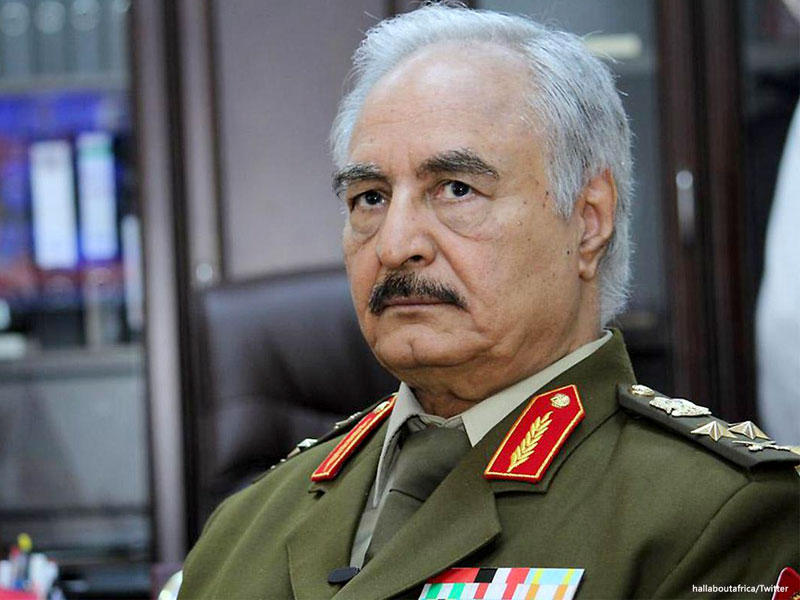 القائد العسكري لقوات حكومة طبرق المشير خليفة حفتر