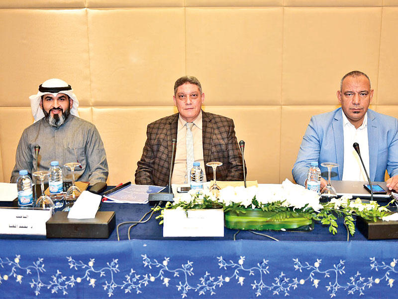 المشاركون في الندوة