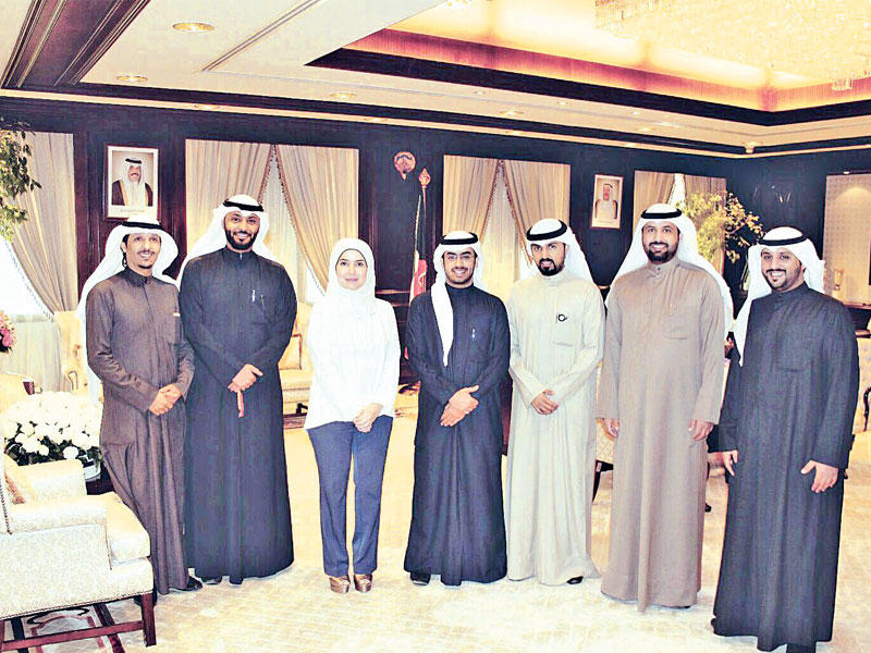 الوزيرة بوشهري تستقبل مجلس إدارة نقابة «السكنية» أمس