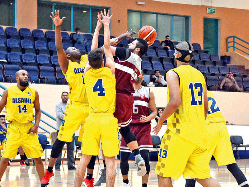 جانب من لقاء النصر والساحل