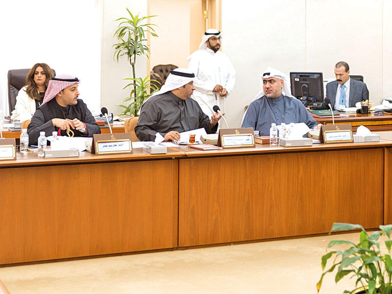 اللجنة التشريعية في اجتماعها أمس