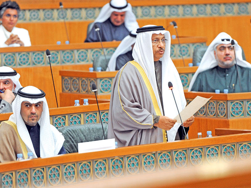 المبارك خلال إلقائه كلمته في الجلسة أمس