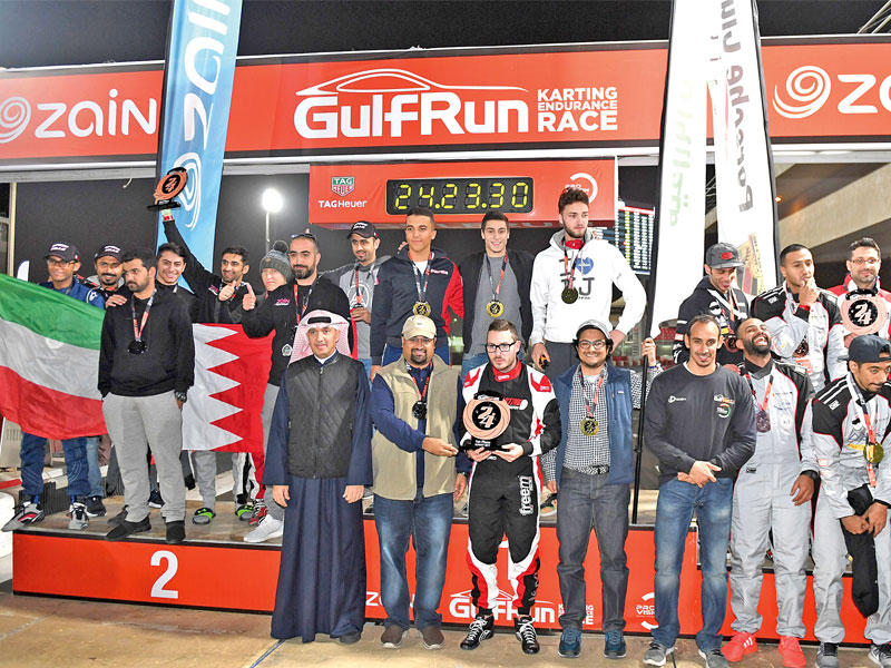 مُمثّل زين أثناء تكريم أحد الفرق الفائزة