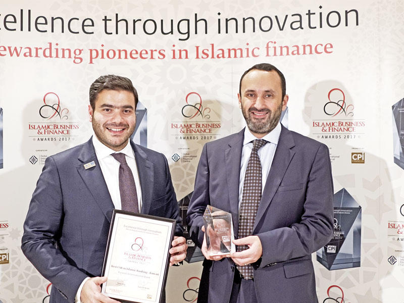 السقا وناجيا مع الجائزة