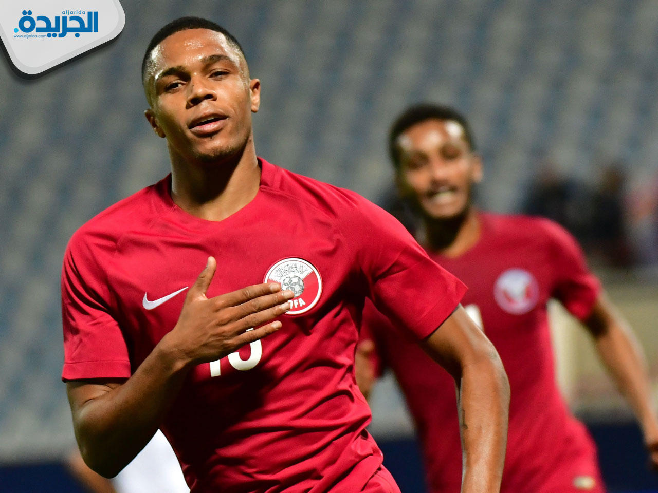 لاعب منتخب قطر بيدرو ميغيل محتفلاً بهدفه