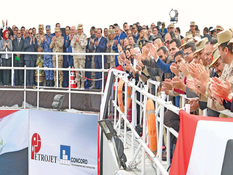 السيسي يشارك في افتتاح أحد المشروعات في سيناء أمس (الجريدة)