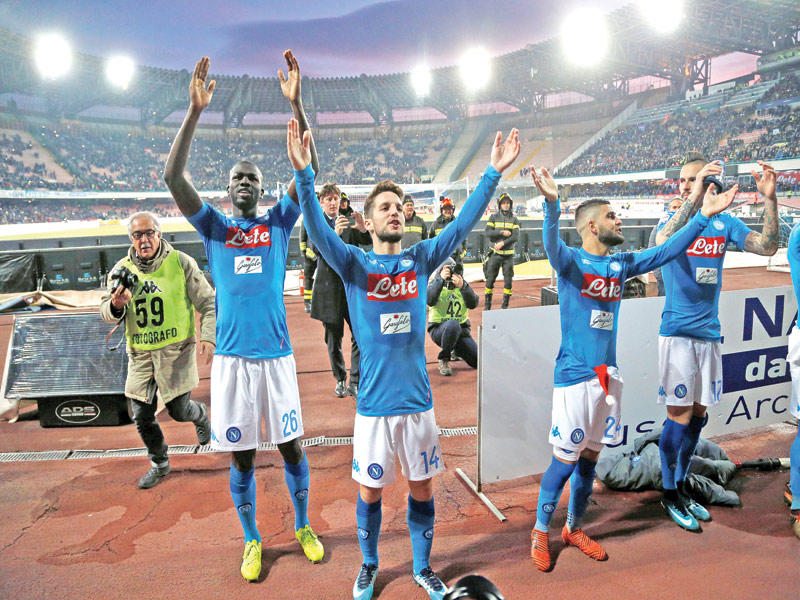فرحة لاعبي نابولي بالفوز