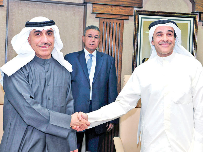 جانب من توقيع الاتفاقية