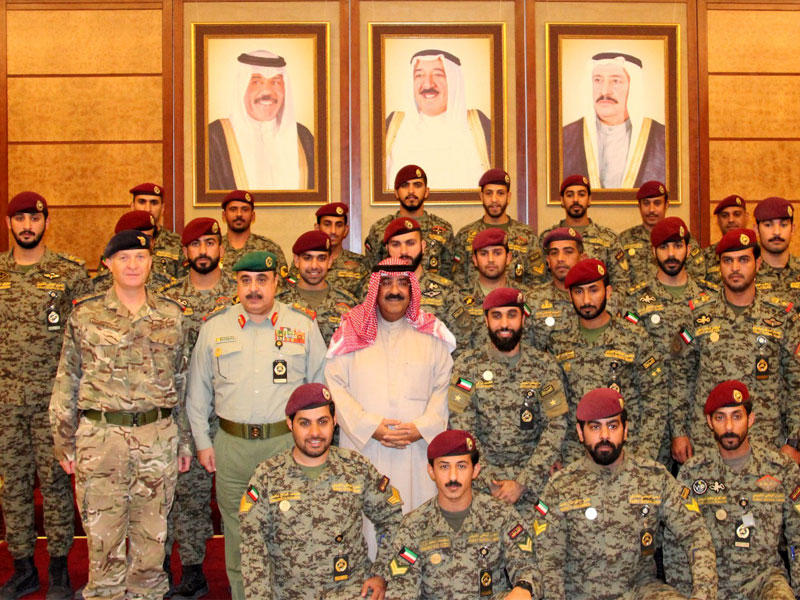 مشعل الأحمد متوسطاً المكرمين