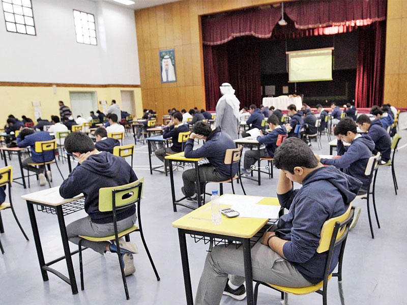جانب من اختبارات الثانوية أمس