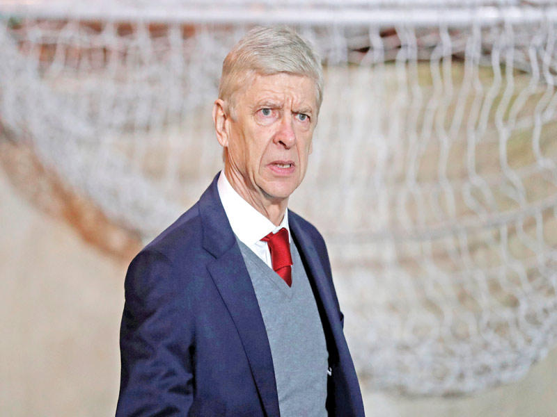 الفرنسي آرسين فينغر، المدير الفني لفريق أرسنال الإنكليزي لكرة القدم