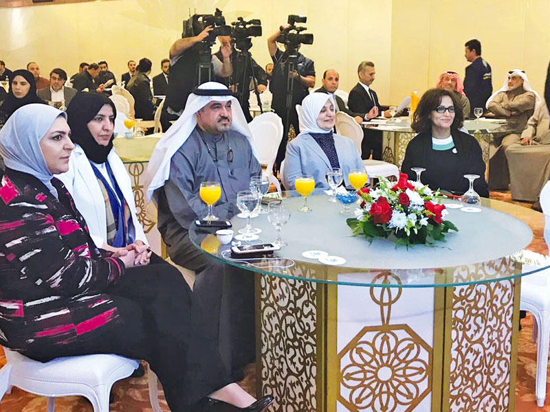 الصبيح والساير والصالح خلال المؤتمر 