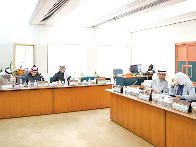 الصبيح والخرافي في اجتماع «الأولويات» أمس