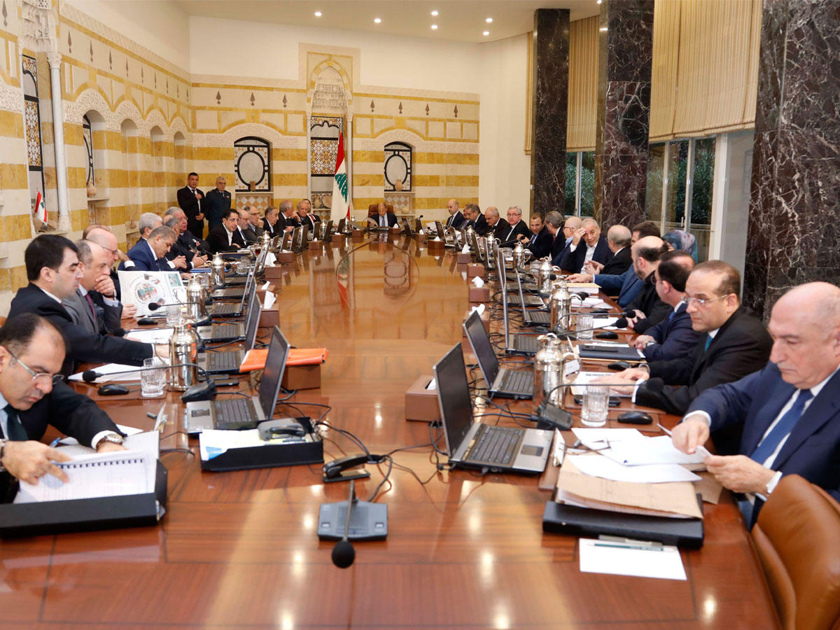 جانب من جلسة مجلس الوزراء اللبناني أمس (دالاتي ونهرا)