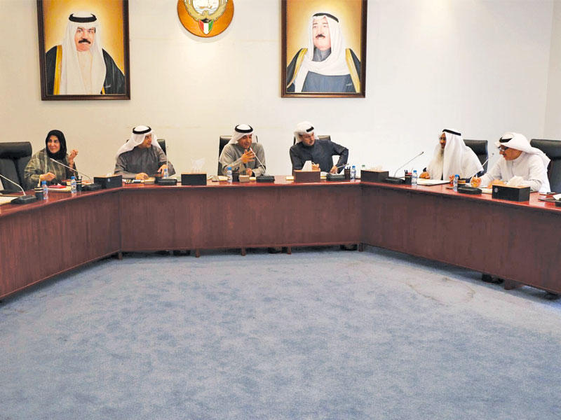 العازمي متوسطا الأثري والمخيزيم والكندري بحضور موجهي العموم