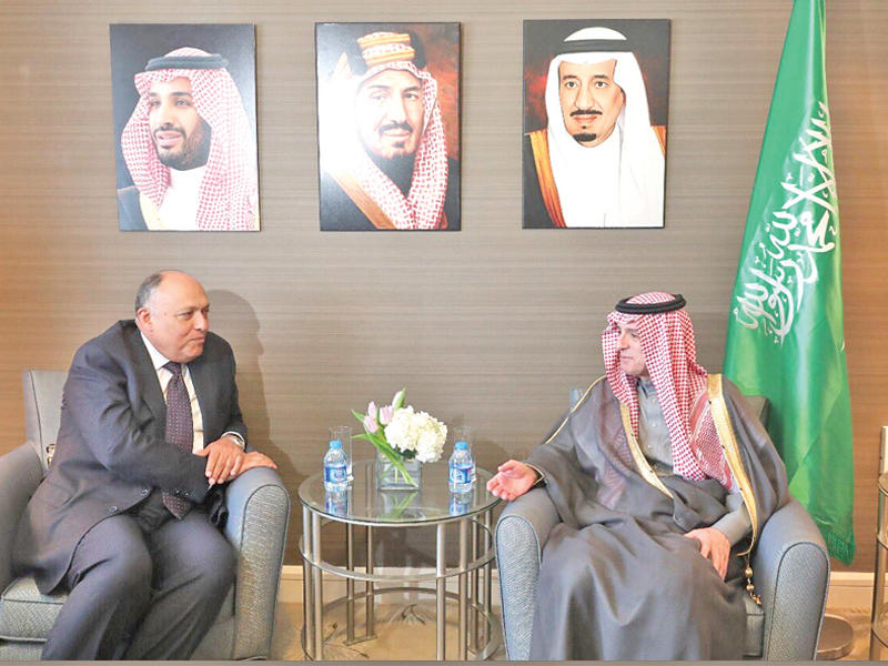 الجبير وشكري خلال لقائهما أمس في عمان