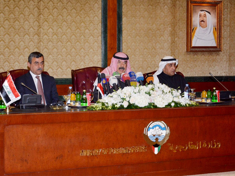 الجارالله والعلاق خلال المؤتمر الصحافي 