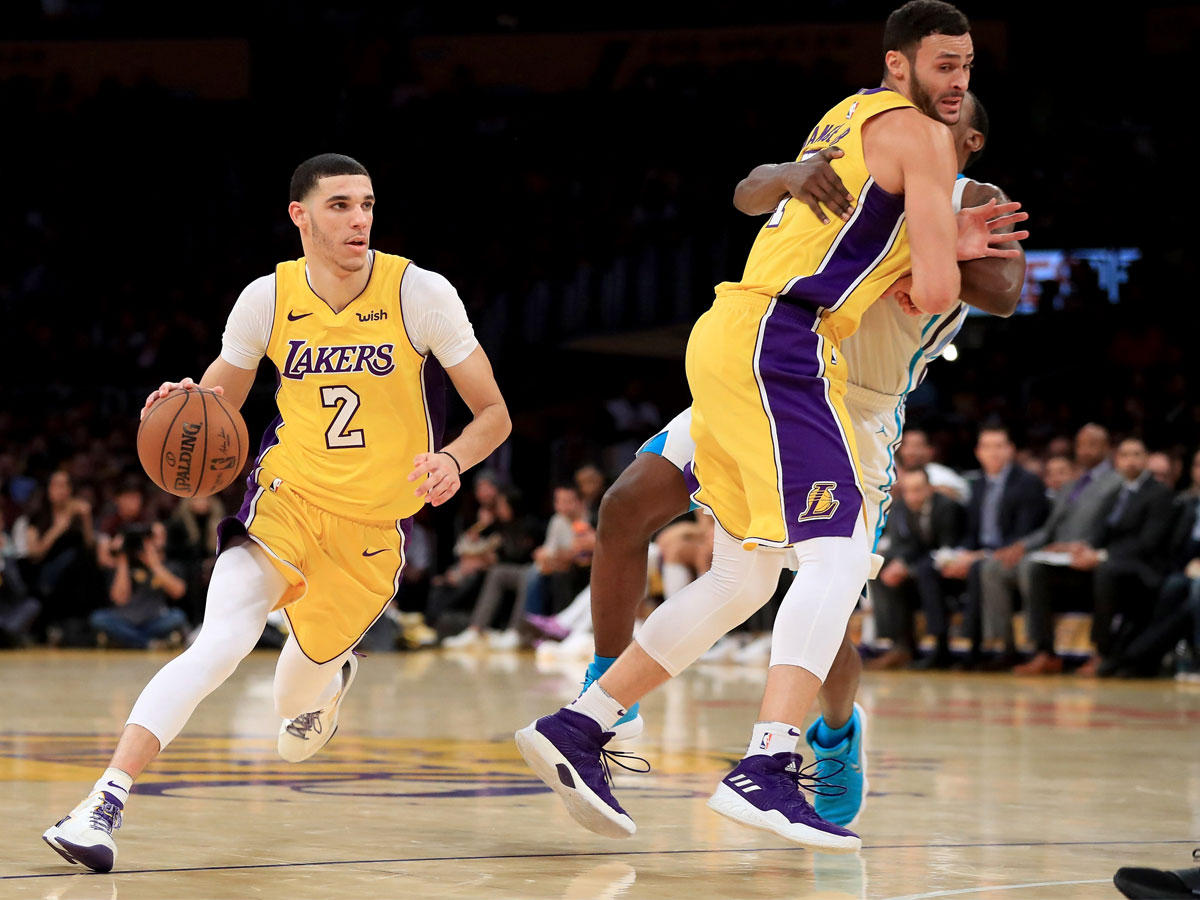 جانب من لقاء ليكرز وهورنتسn